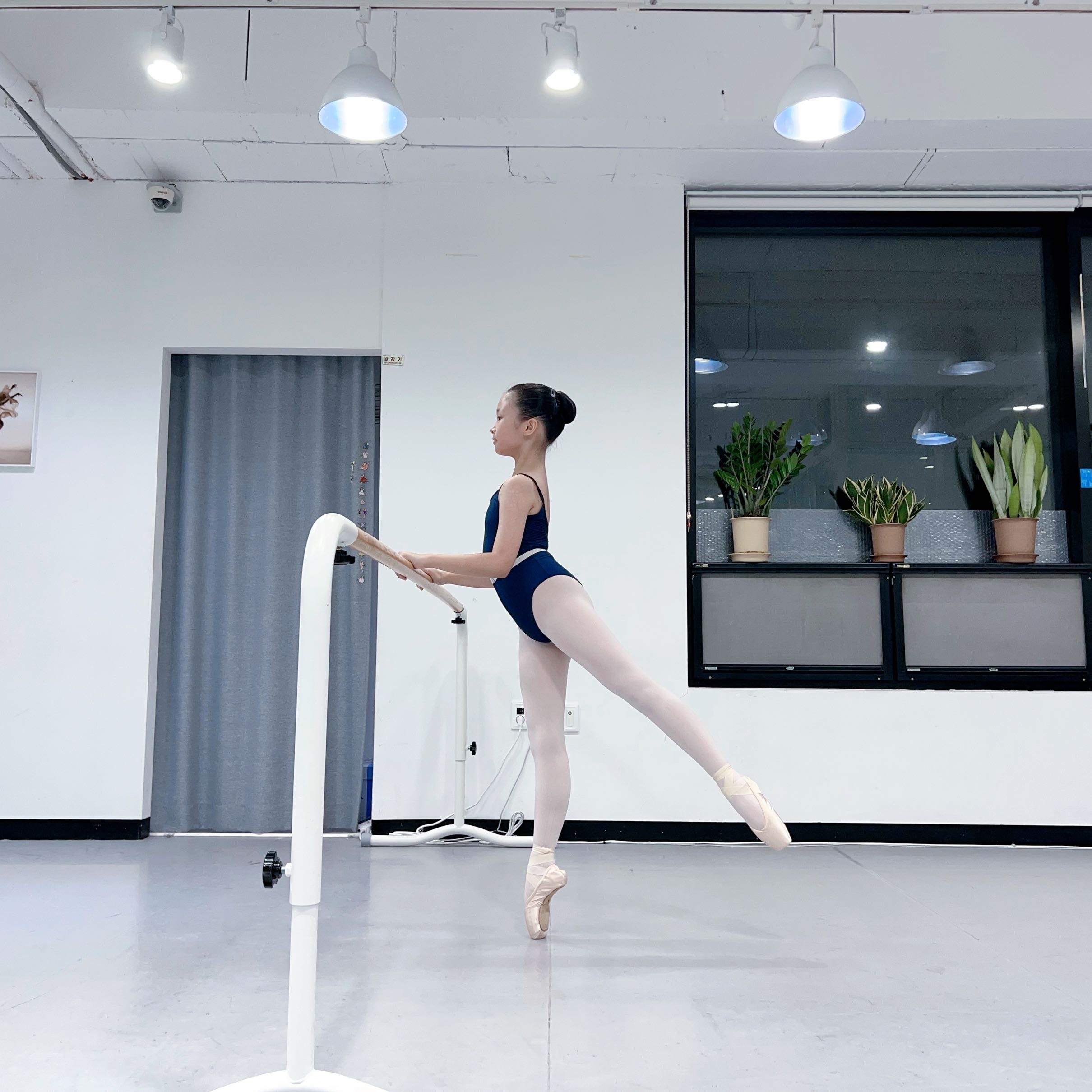 /user/s/sylviaballet/editor/2405/2e55e8953e9004b293794bab6837b607_1715252428_1135.JPG 이미지크게보기